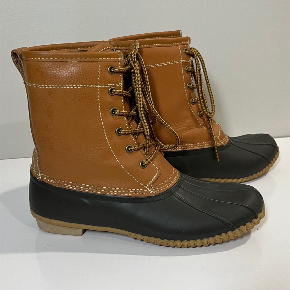 Duck Boots Lace Hazelnut/Charcoal Up Sz 9